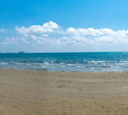 Divina Pool & Beach