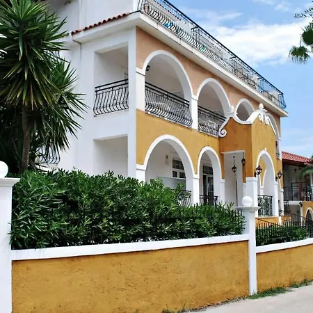 Divina Pool & Beach Hotel