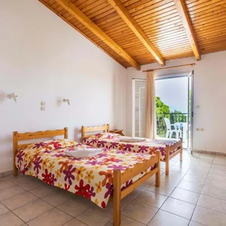 Hotel Divina Pool & Beach 3*