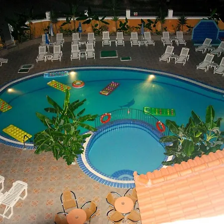 Divina Pool & Beach
